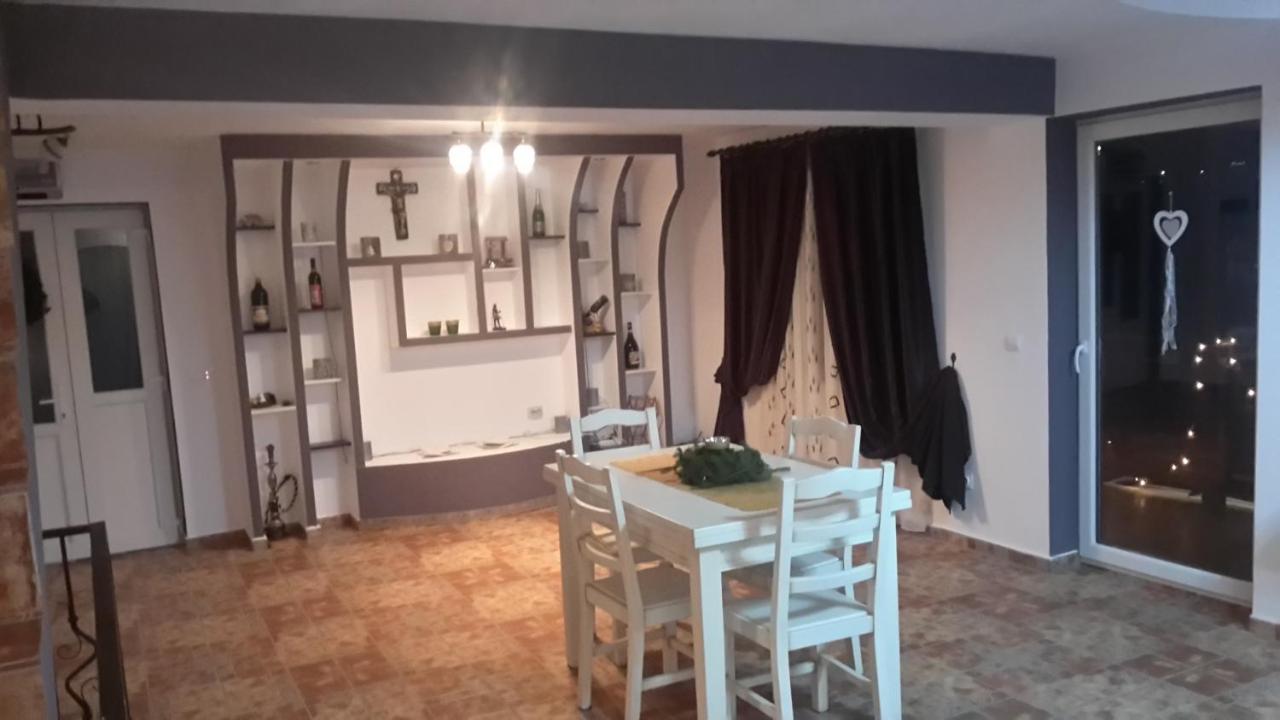 La Curtea Argeseana Apartamento Valea Iasului Exterior foto