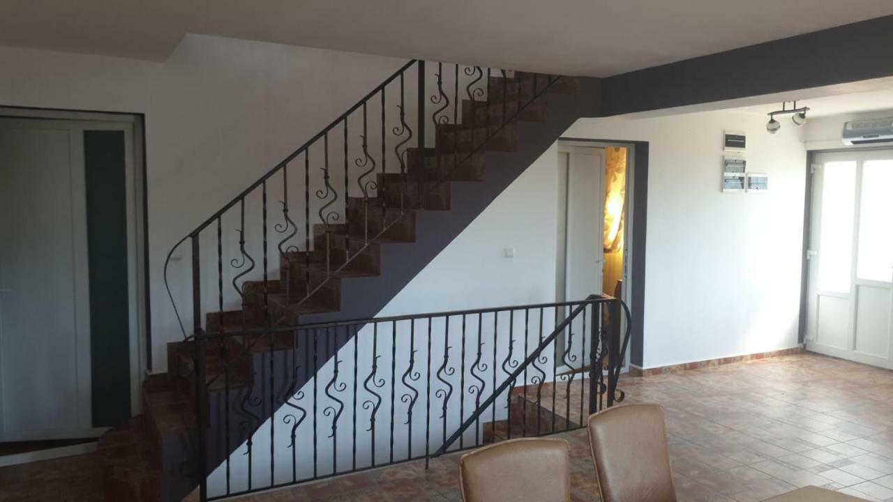 La Curtea Argeseana Apartamento Valea Iasului Exterior foto